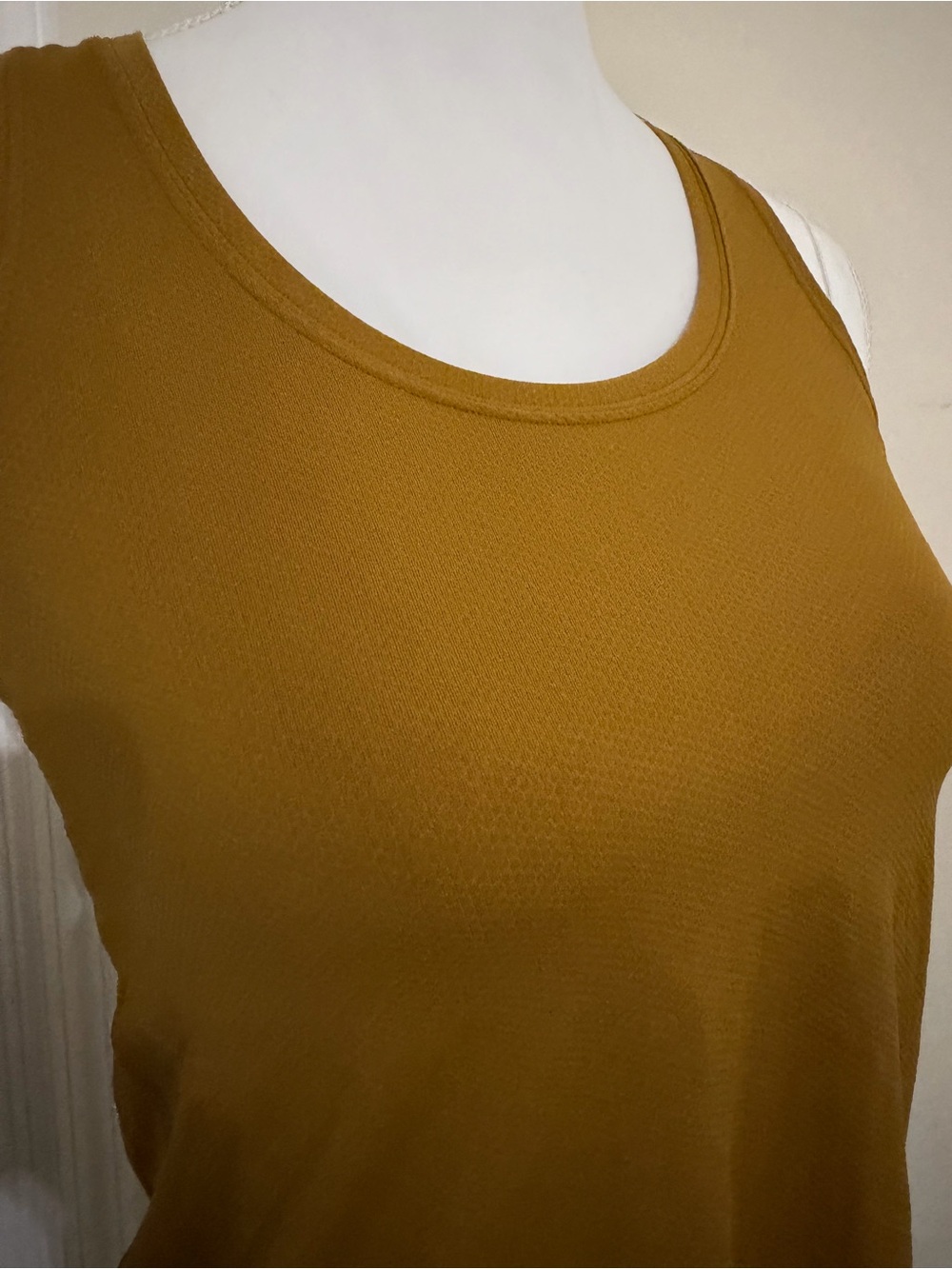Lululemon Essential Train Tank Top - Picture 6 of 11